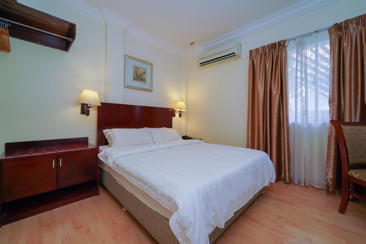 Capital O 89658 Bustani Hotel Jitra Exterior photo