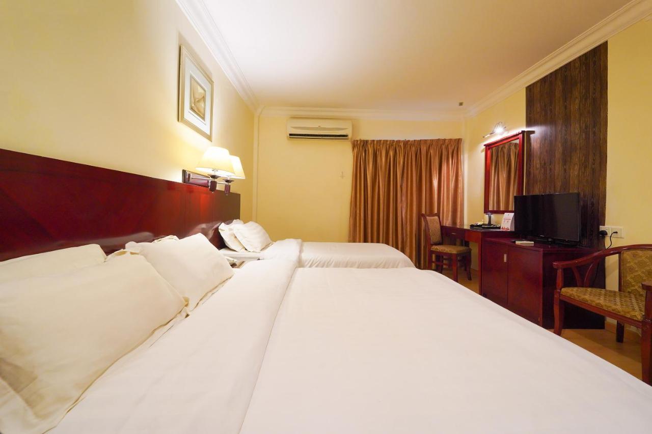 Capital O 89658 Bustani Hotel Jitra Exterior photo