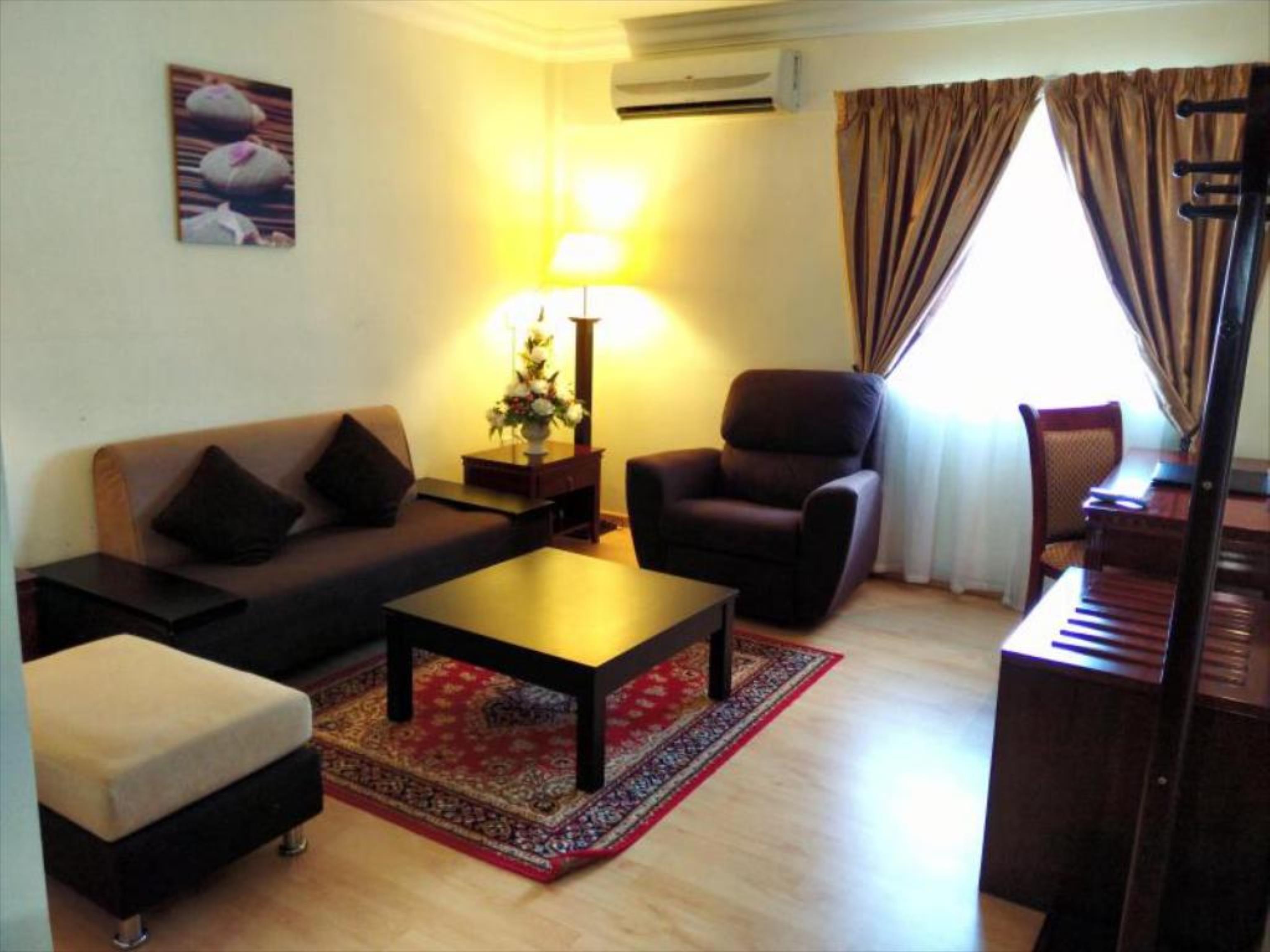 Capital O 89658 Bustani Hotel Jitra Exterior photo